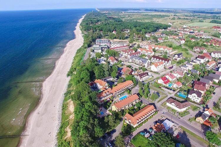 Holiday Complex With Pool, Реваль Екстер'єр фото